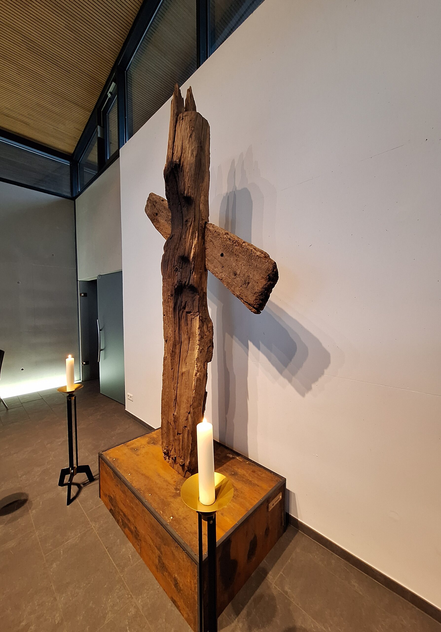 Monumentales Balkenkreuz (3)