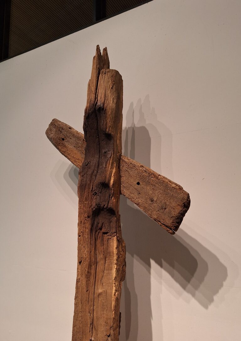 Monumentales Balkenkreuz (4)